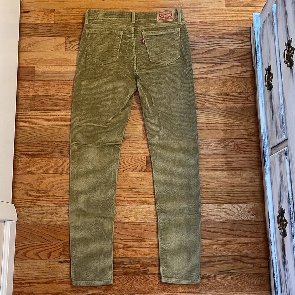 NWOT Levi’s Corduroy Skinny Pants